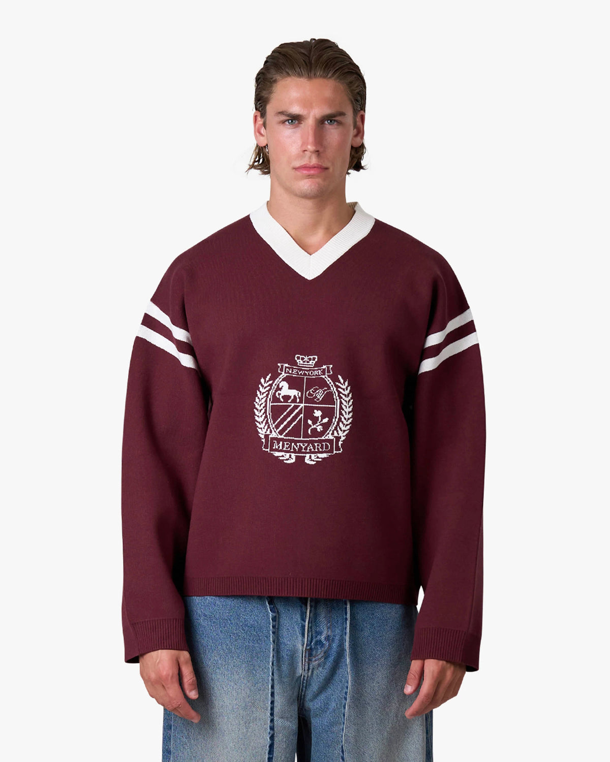 Badge V-Neck Knit | Burgundy