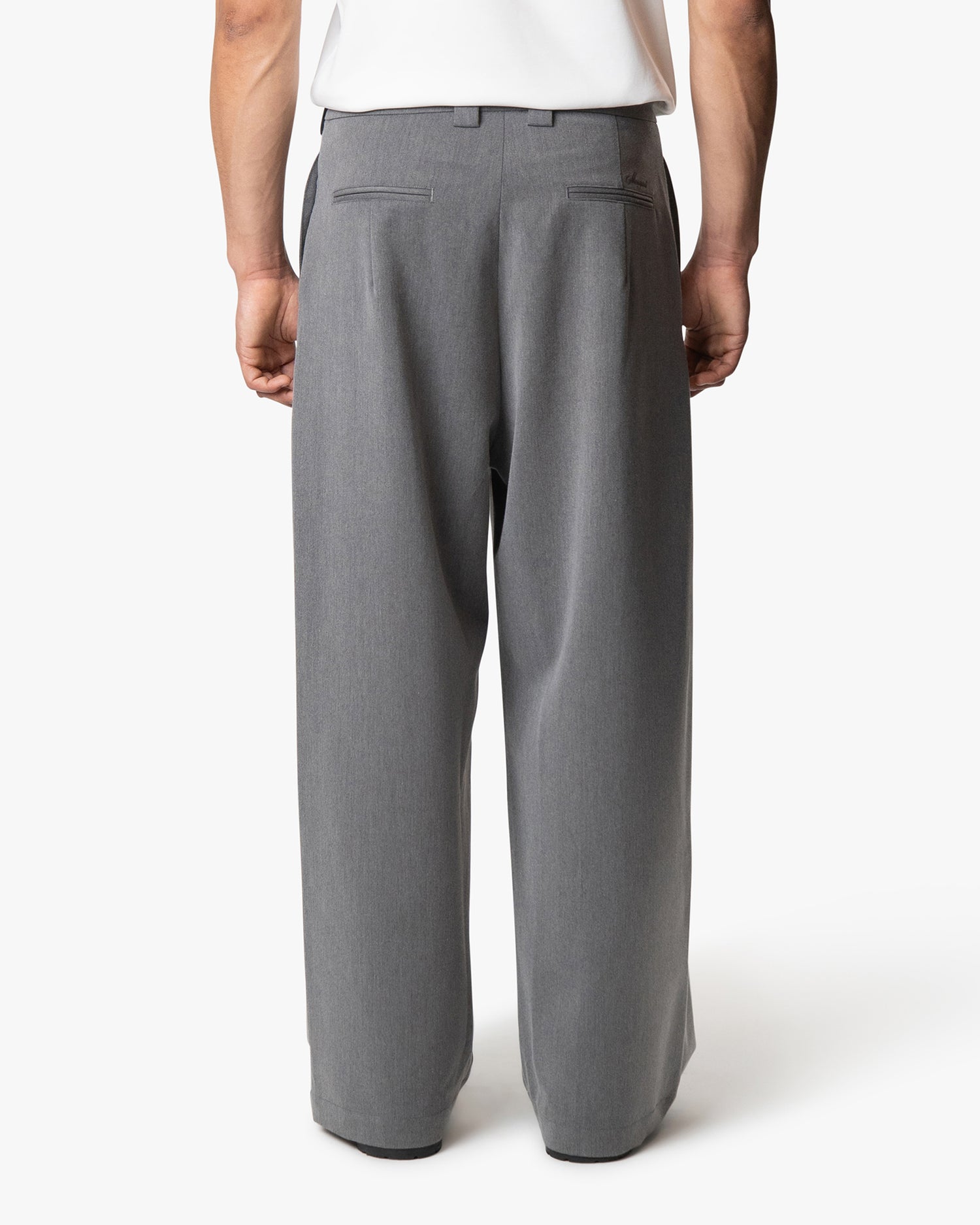 Pantalon ample à plis Ambra