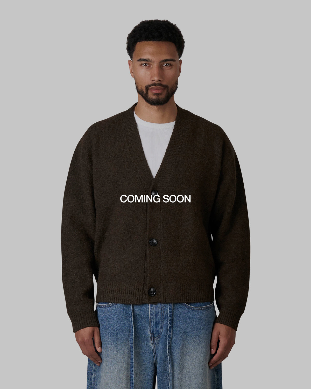 Le cardigan Marea à col V en maille brossée