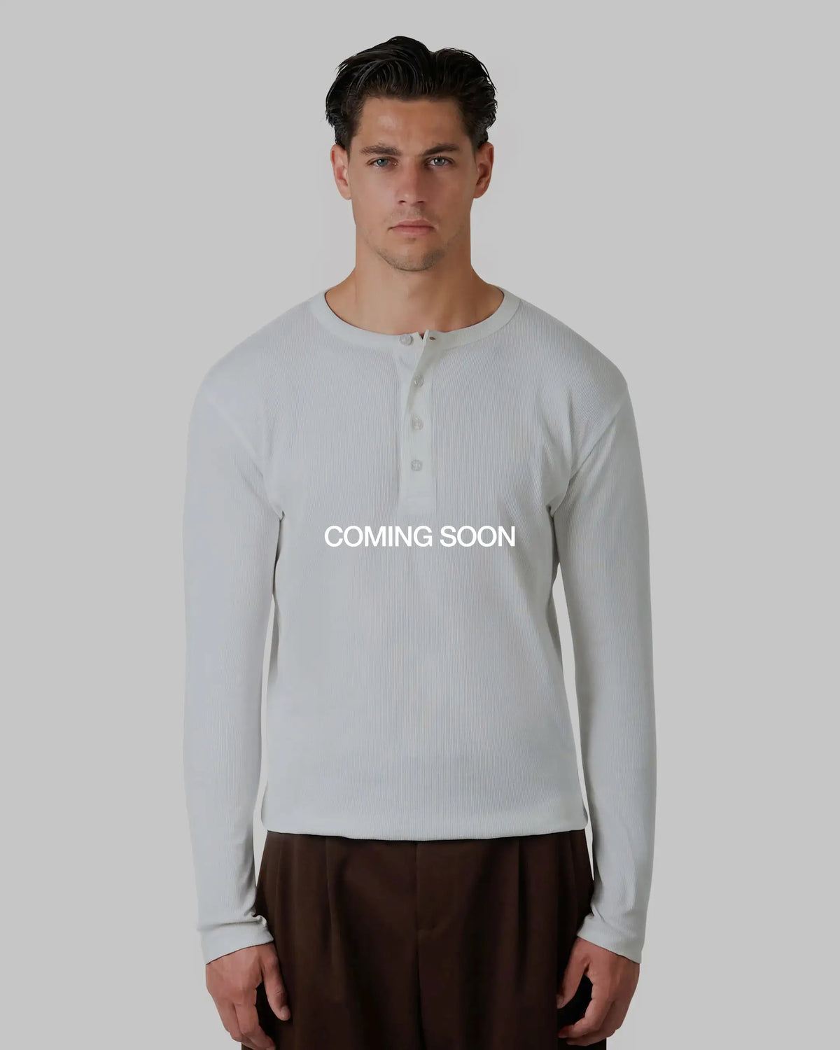 Le t-shirt Henley manches longues