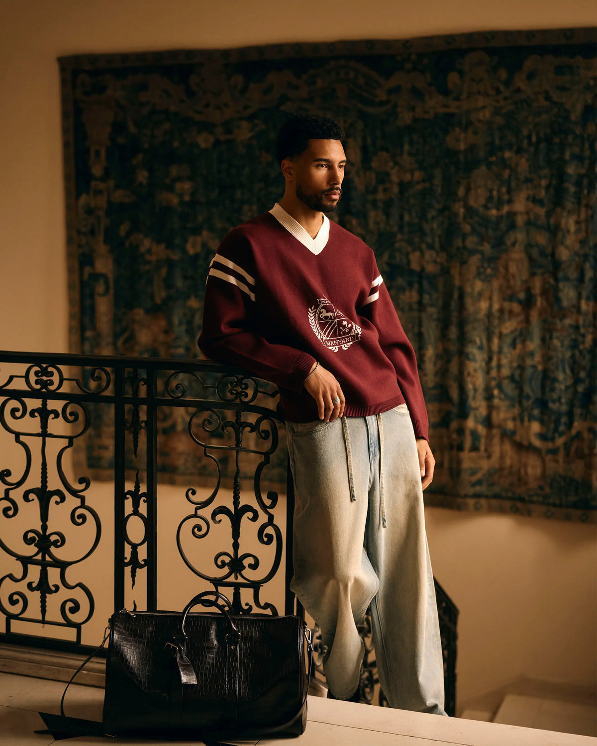 Badge V-Neck Knit | Burgundy