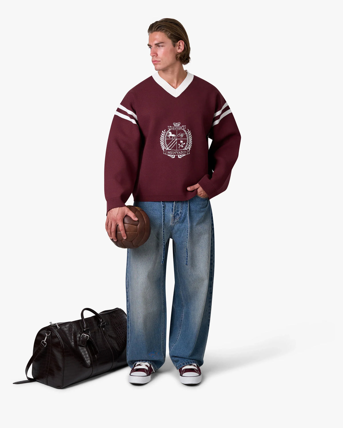 Badge V-Neck Knit | Burgundy